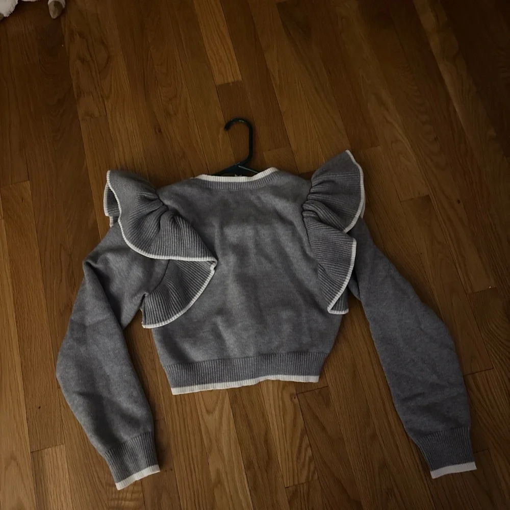 Chic Gray Ruffle Sweater - Picture 3 of 4